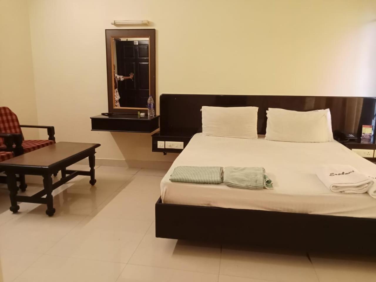 Hotel Sri Devi Kanyakumari Buitenkant foto